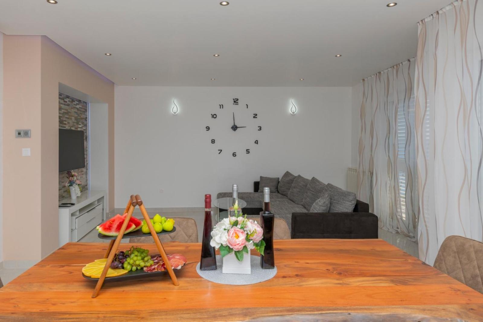 Apartments Radeljic Podstrana Habitación foto